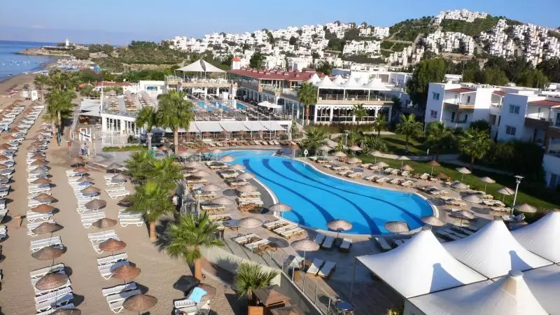 نمای بالا از هتل آرمونیا تعطیلات